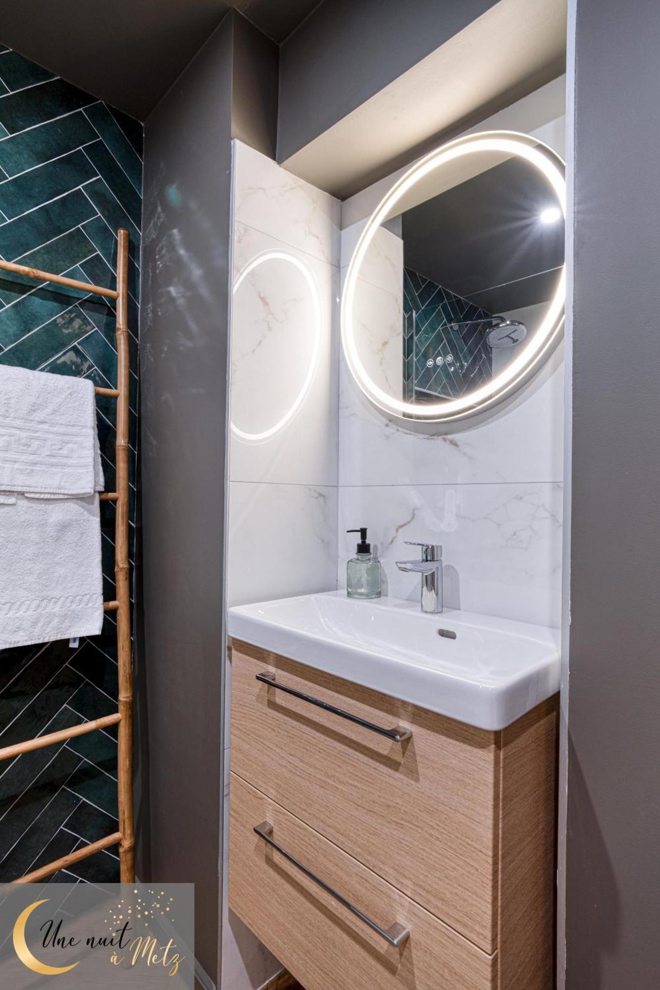 L Authentique Appartement Metz Bagian luar foto